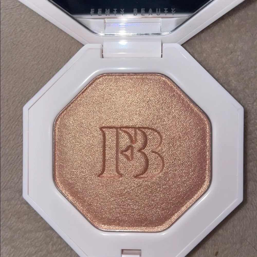 Fenty Beauty Highlighter
